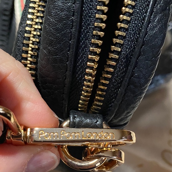 Pom Pom London Elegant Black Crossbody Bag - Picture 5 of 13